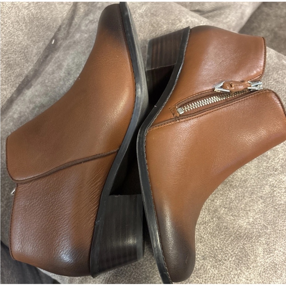 Vionic Brown Leather Ankle Boots